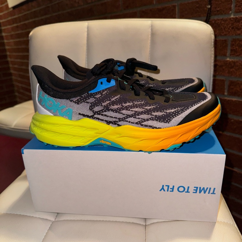 Hoka One One Speedgoat 5 Black-Evening Primrose Men Sz 8 NWOB